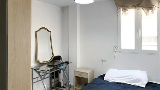 Rooms in el Camí de Vera - photo 9