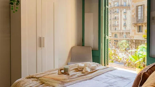Rooms in Barcelona Ciutat Vella - photo 5