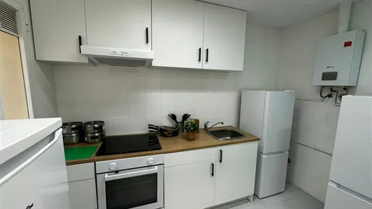 Rooms in Madrid Salamanca - photo 8