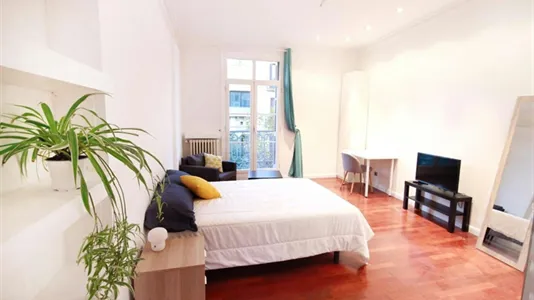 Rooms in Barcelona Eixample - photo 4