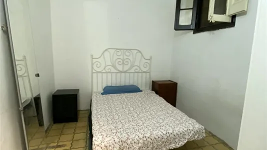 Rooms in Barcelona Ciutat Vella - photo 3