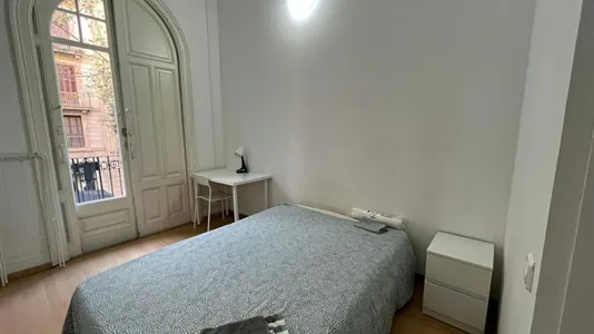 Rooms in Barcelona Eixample - photo 7