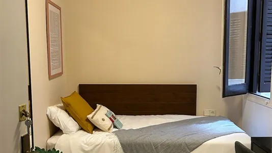Rooms in Barcelona Sants-Montjuïc - photo 6