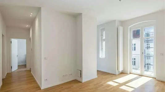 Apartments in Berlin Neukölln - photo 2