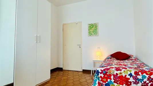 Rooms in Milano Zona 8 - Fiera, Gallaratese, Quarto Oggiaro - photo 4