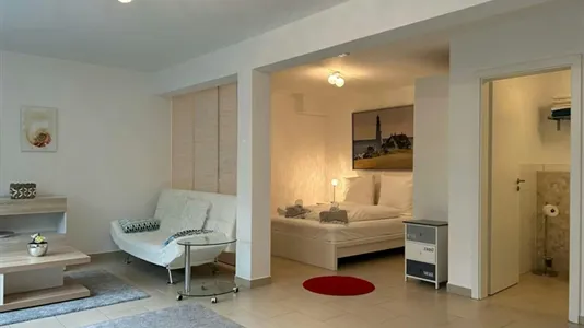 Apartments in Frankfurt Mitte-West - photo 4