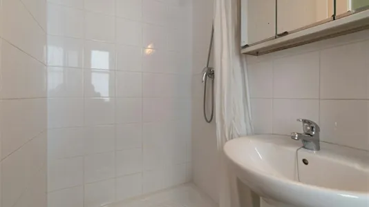 Rooms in Madrid Chamartín - photo 10