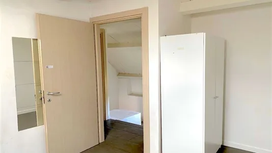 Rooms in Roma Municipio VI – Roma Delle Torri - photo 4