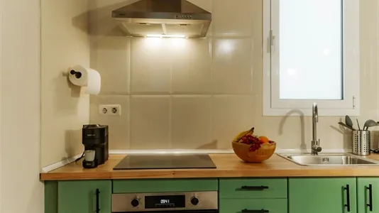 Rooms in Barcelona Ciutat Vella - photo 7