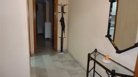 Rooms in Córdoba - photo 8