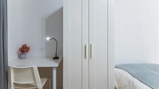 Rooms in Barcelona Ciutat Vella - photo 3