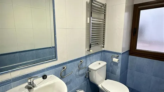 Rooms in Oviedo - photo 4