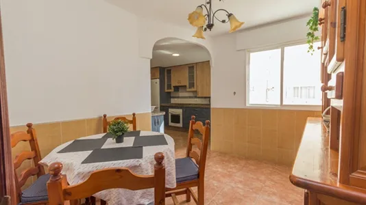 Rooms in Málaga - photo 10