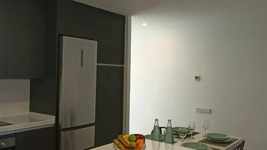 Rooms in Barcelona Ciutat Vella - photo 9