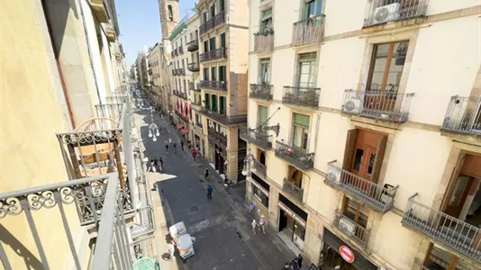 Rooms in Barcelona Ciutat Vella - photo 7