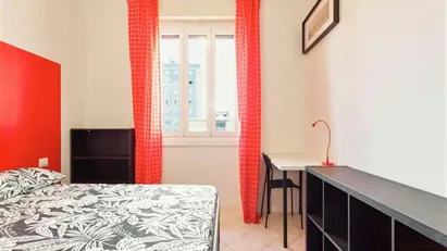 Room for rent in Milano Zona 6 - Barona, Lorenteggio, Milan