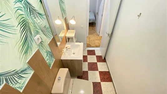 Rooms in Madrid Centro - photo 8