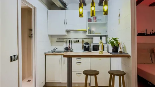 Apartments in Barcelona Ciutat Vella - photo 3