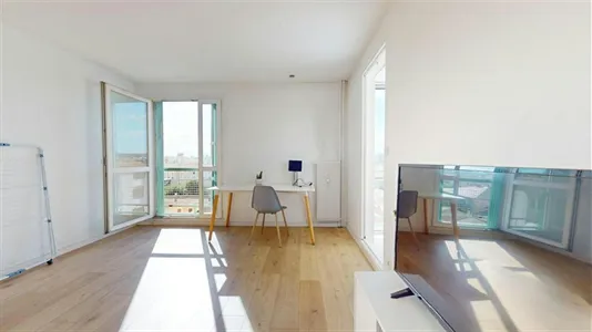 Rooms in Nîmes - photo 4