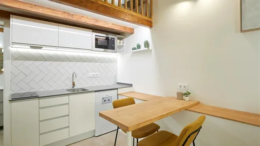Apartments in Barcelona Ciutat Vella - photo 4