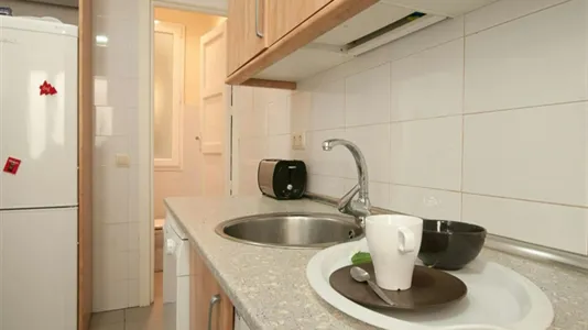 Rooms in Madrid Salamanca - photo 8