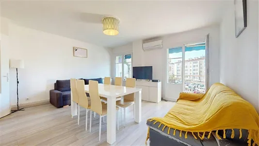 Apartments in Toulon - photo 2