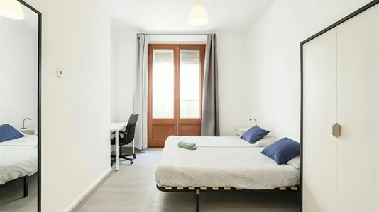 Rooms in Barcelona Ciutat Vella - photo 1