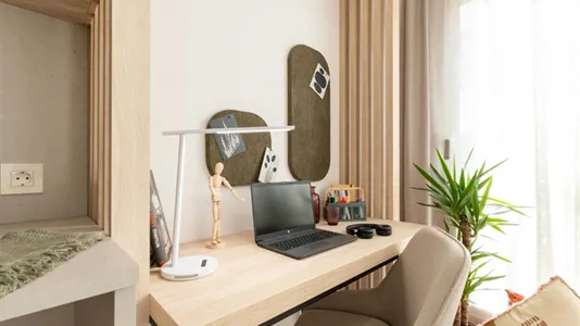 Rooms in Sevilla Triana - photo 2