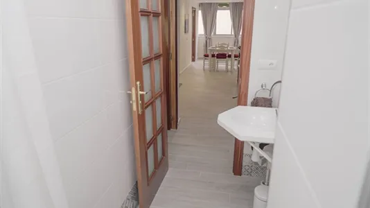 Rooms in Málaga - photo 9