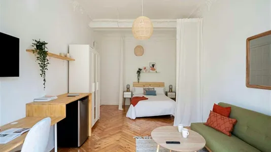 Rooms in Madrid Chamberí - photo 9