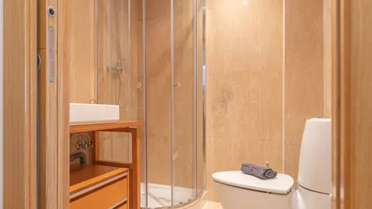 Rooms in Madrid Centro - photo 9