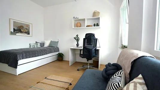 Apartments in Frankfurt Mitte-West - photo 3