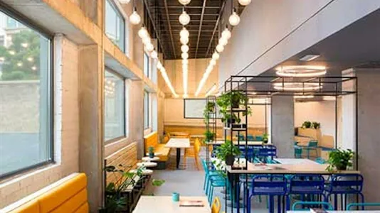 Rooms in Barcelona Sants-Montjuïc - photo 8