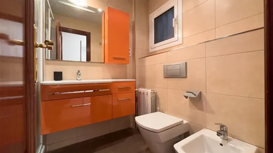 Rooms in Barcelona Eixample - photo 8