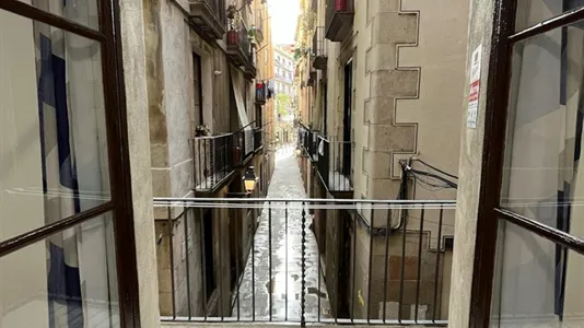 Rooms in Barcelona Ciutat Vella - photo 6