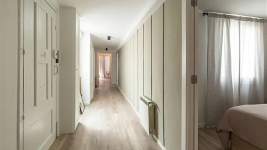 Rooms in Barcelona Ciutat Vella - photo 10