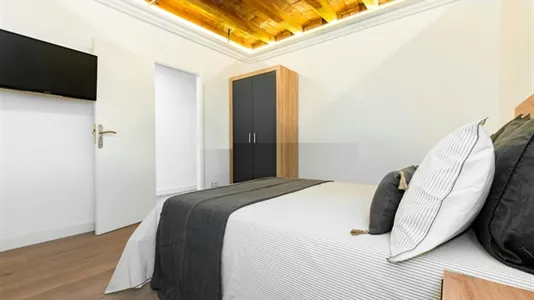 Rooms in Barcelona Eixample - photo 5