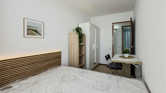 Rooms in Cornellà de Llobregat - photo 1