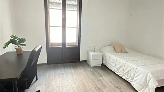 Rooms in Granada - photo 1