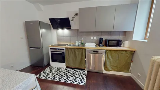 Houses in Angoulême - photo 9