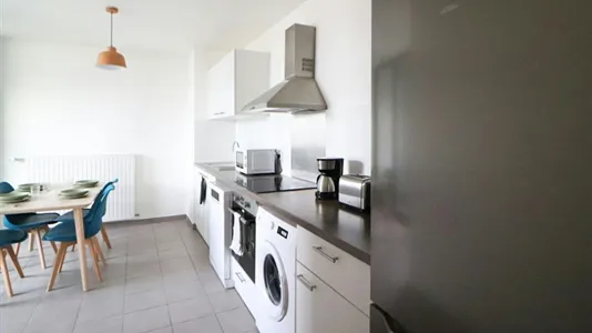 Rooms in Paris 19ème arrondissement - photo 7