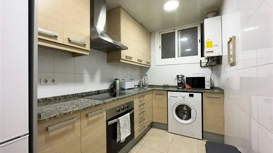 Rooms in Barcelona Ciutat Vella - photo 9