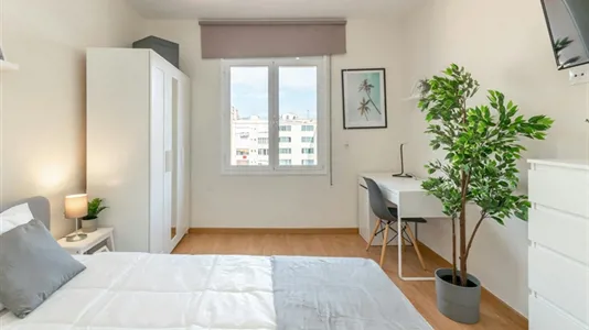 Rooms in Barcelona Les Corts - photo 2