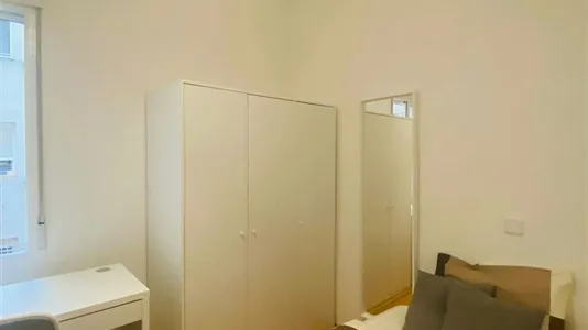 Rooms in Madrid Chamartín - photo 6