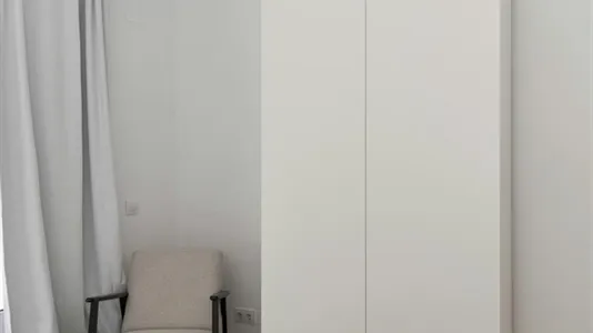 Rooms in Madrid Chamberí - photo 3