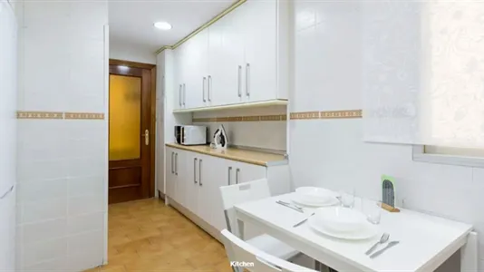 Rooms in Madrid Centro - photo 9