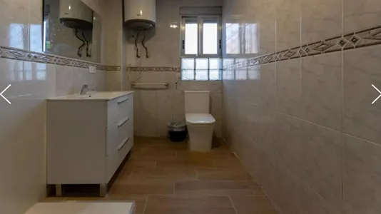 Rooms in el Camí de Vera - photo 8