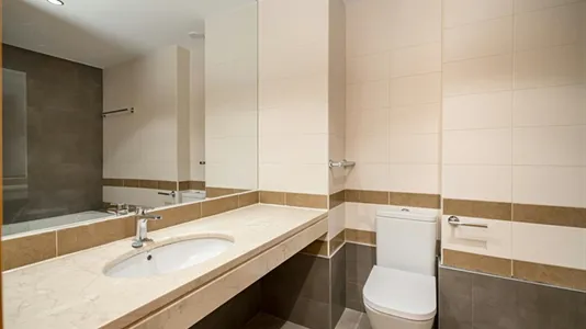 Rooms in Madrid Chamartín - photo 10