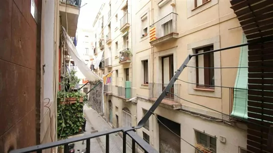 Rooms in Barcelona Ciutat Vella - photo 8