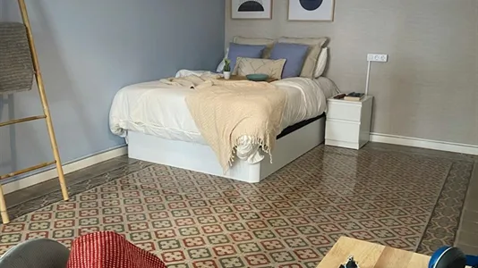 Rooms in Barcelona Ciutat Vella - photo 4